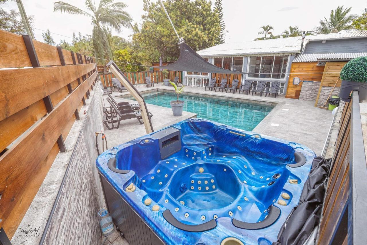 L'Avocat 1 Avec Piscine Chauffee Et Jacuzzi A Partager Villa Le Tampon Eksteriør bilde